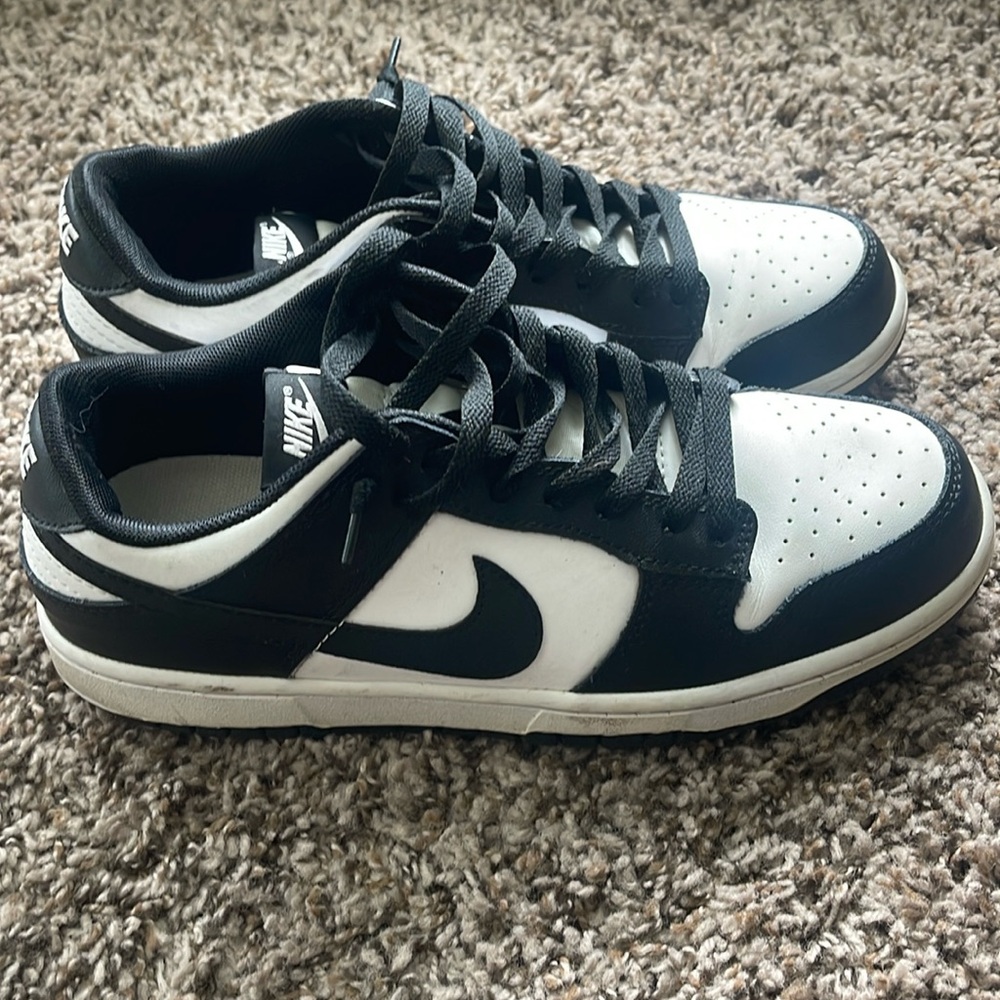 Nike tennis shoes